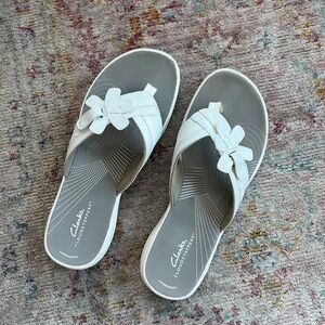 Clarks Women's White Flip Flops